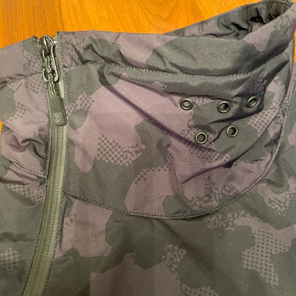 Timberland Men Puffer Jacket Insulated Pullover Camo LOGO
Size XL - NWOT - Picture 13 of 13